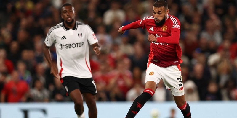 Chuyển Nhượng Mu 6/9 - Kỳ Chuyển Nhượng Thành Công 8 Mazraoui giúp nâng cấp hành lang biên của MU